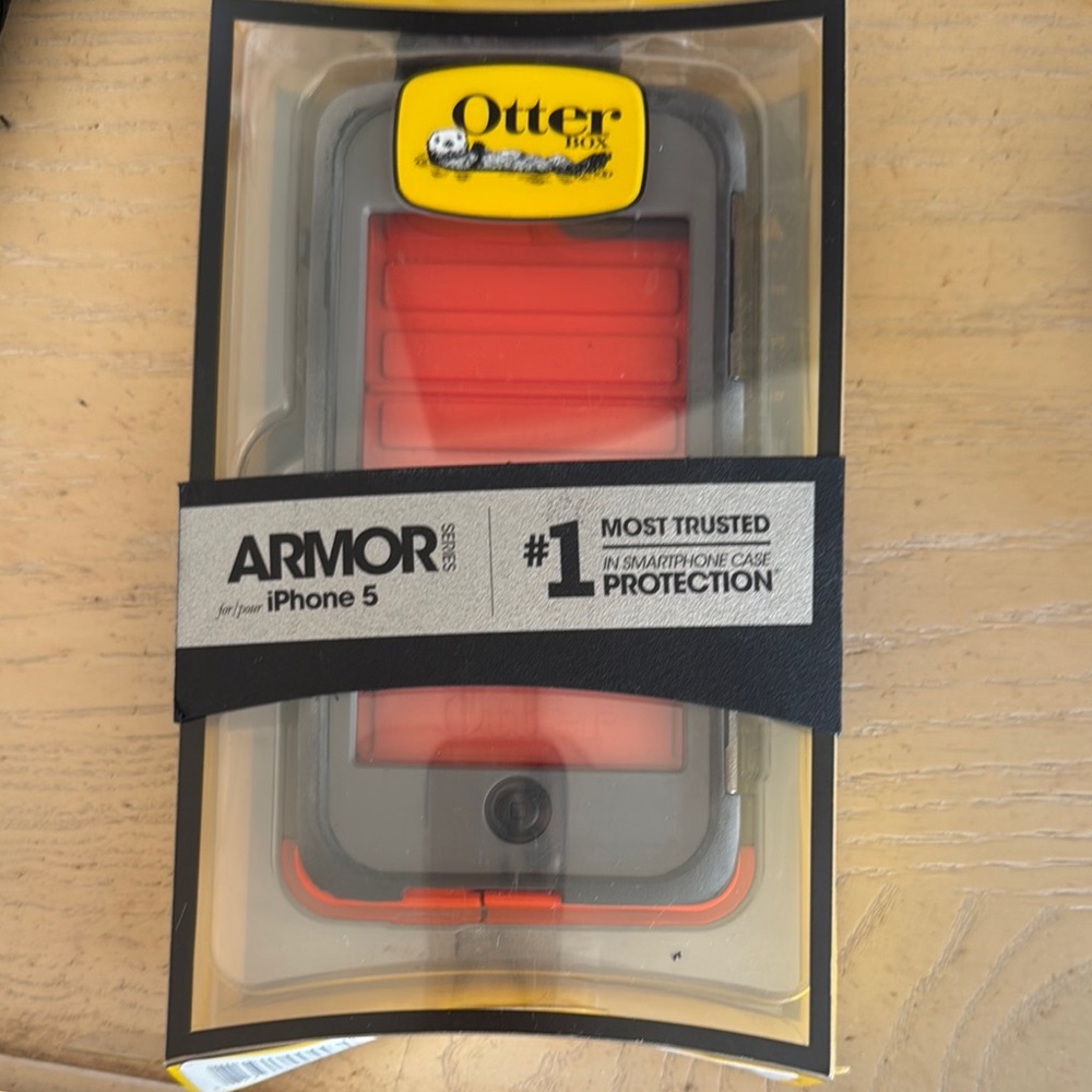 OtterBox Armor Series Case for iPhone 5 - Gray/Red